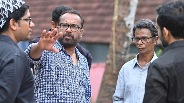 Shafi and Indrans on the sets of Aanandham Paramaanandham