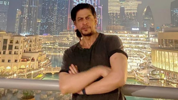 Here's the truth behind Shah Rukh Khan and his team being 'detained' at the Mumbai airport upon their arrival from Sharjah