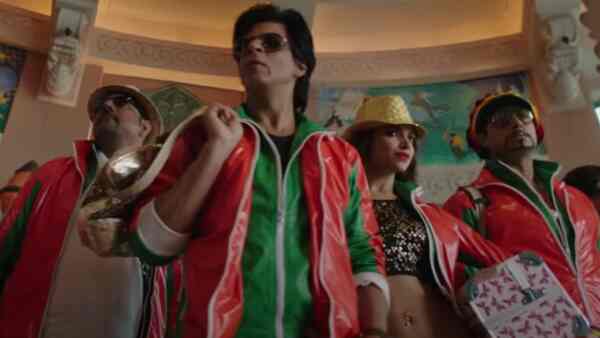 Shah Rukh Khan in Happy New Year (Image via YouTube/Screengrab)