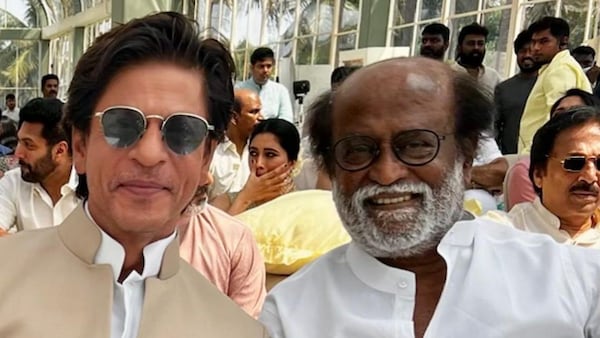 When Shah Rukh Khan declared - 'There is no other Superstar in the world but Rajini sir'. Watch video