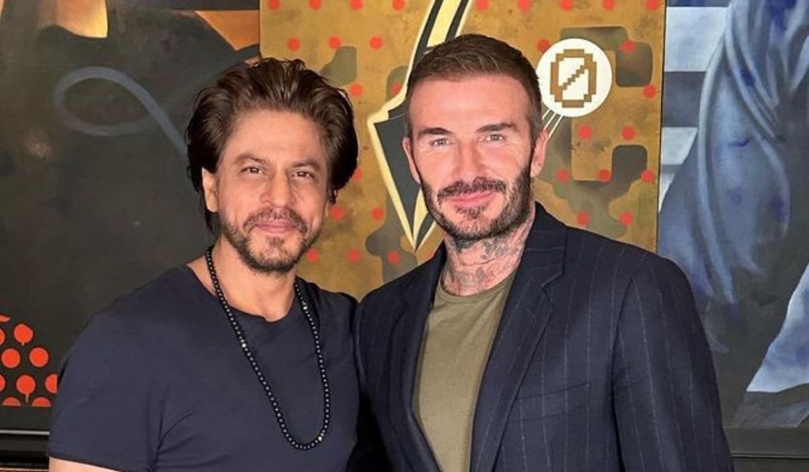 Shah Rukh Khan poses with David Beckham; calls him an icon and an absolute gentleman!