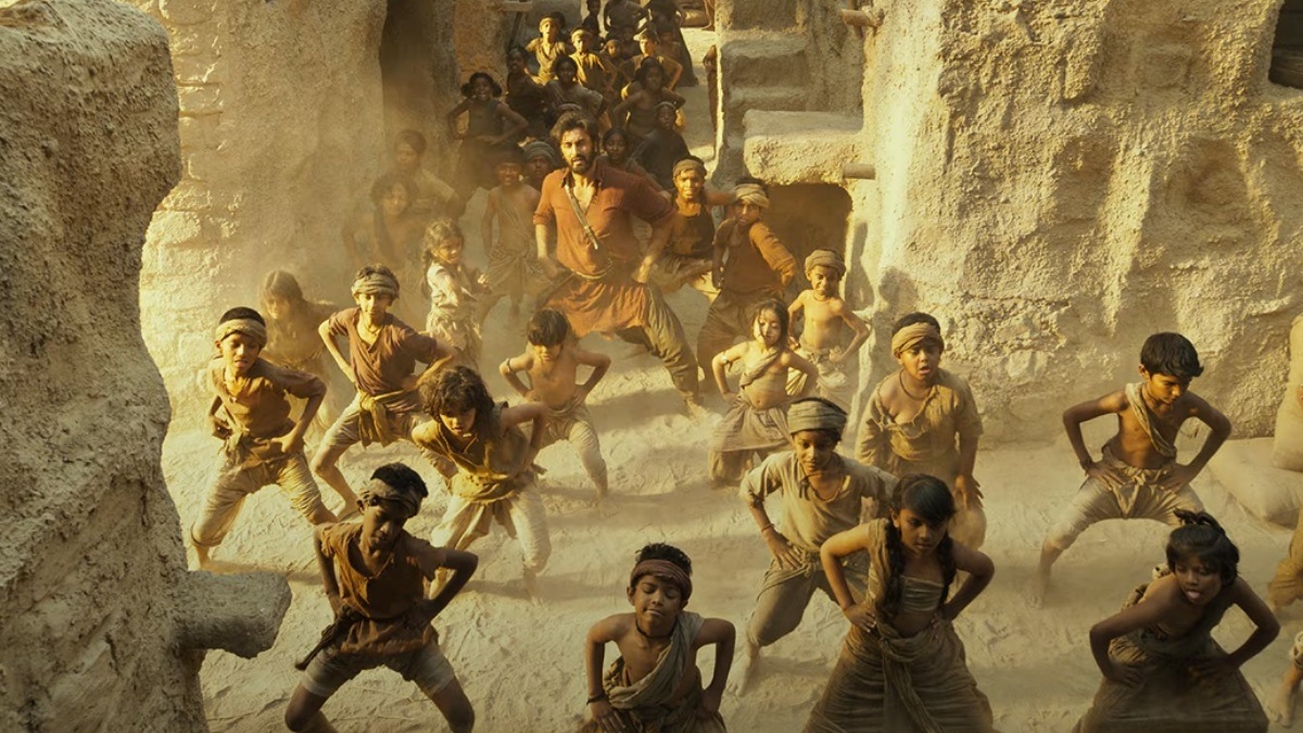 Shamshera song Ji Huzoor teaser: Ranbir Kapoor as Balli adds some life in Kaza tribe's prison by dancing his heart out