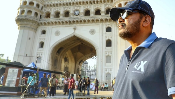 RC15 shoot resumes, director Shankar drops picture from Charminar