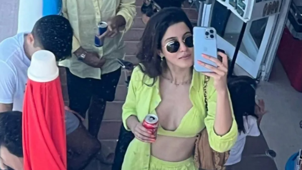 Shanaya Kapoor sets mercury levels rising with her vacation photos from Ibiza