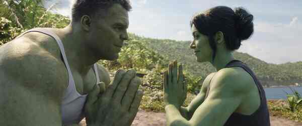 Mark Ruffalo and Tatiana Maslany in a still from She-Hulk: Attorney at Law