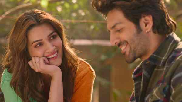 Kartik Aaryan and Kriti Sanon in a still from Shehzada song Mere Sawaal Ka