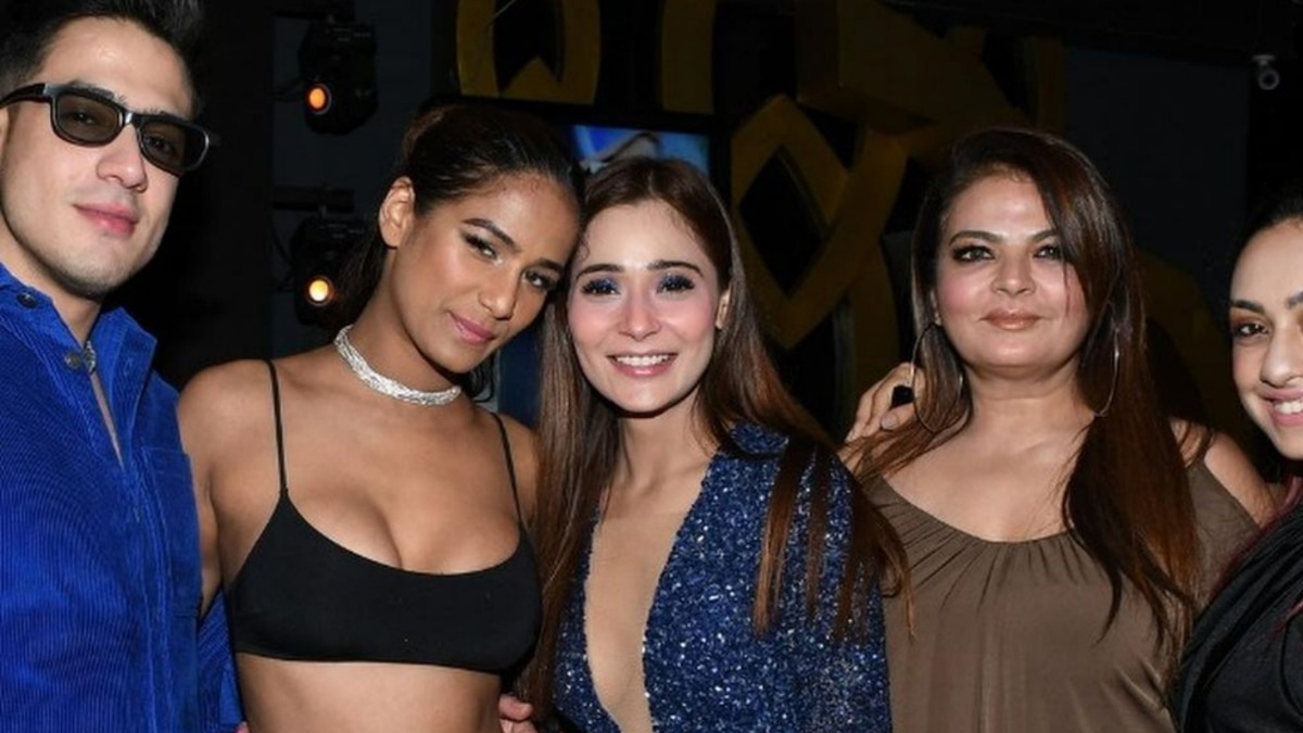 From Poonam Pandey picking up Sara to Shivam bonding with Payal, it was Lock Upp mini reunion at Sara’s birthday bash