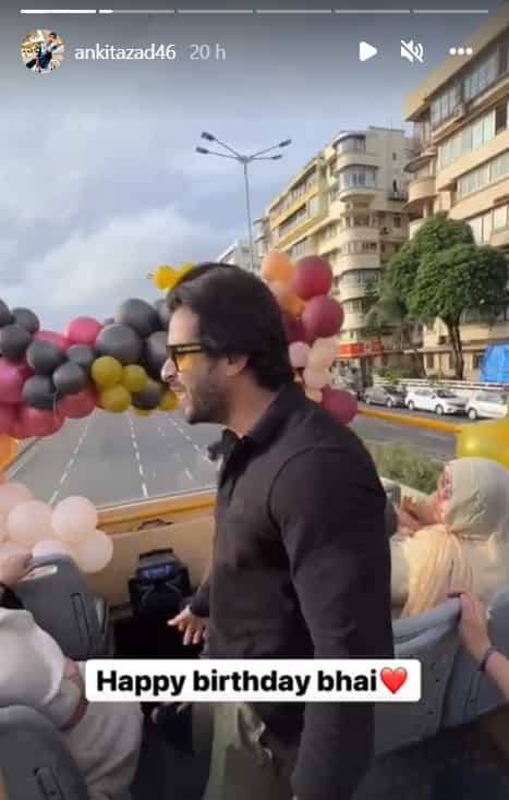 Shoaib Ibrahim celebrates birthday on open roof bus  