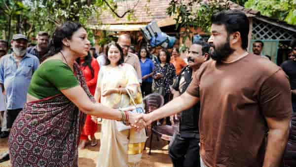 Shobana and Mohanlal at L360 location.