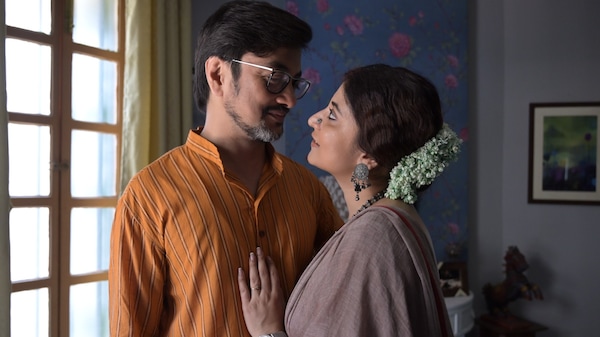 Shoumo and Sandipta as Rishabh and Aparna