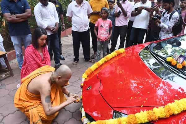 Shraddha Kapoor buys new car. (Image source: Manav Manglani)