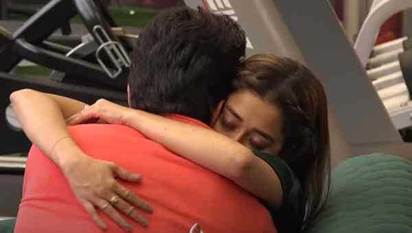 Bigg Boss 16 promo: "We like each other, it's very evident," Shalin tries to persuade Tina