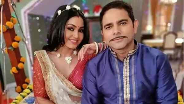 RIP Deepesh Bhan: Shubhangi Atre breaks down at her Bhabiji Ghar Par Hain! co-actor's prayer meet