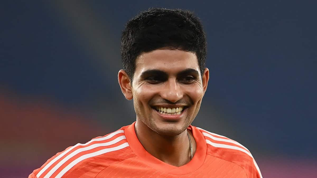 IND vs PAK: Shubman Gill's return gets crowd crazy, say 'The Prince is ...