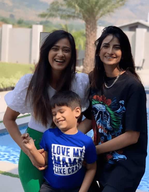 Shweta and Palak Tiwari spend quiet time in the suburbs, away from the limelight