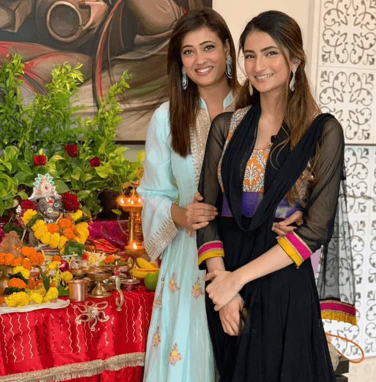 Shweta Tiwari and Palak Tiwari celebrating festivities together