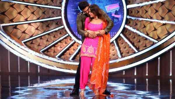 Bigg Boss OTT: Sidharth Shukla-Shehnaaz Gill go Shah Rukh Khan-Kajol way on Karan Johar's show