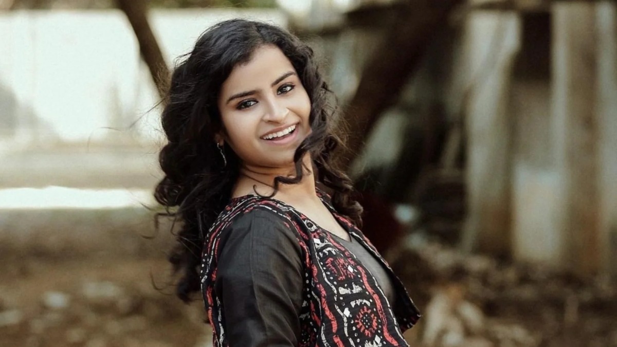 Sivaangi finishes three years in the film industry; thanks her fans on Twitter