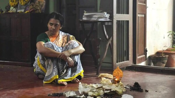 Sivaranjiniyum Innum Sila Pengalum movie review: Parvathy, Kalieswari and Lakshmi Priya excel in this hard-hitting drama