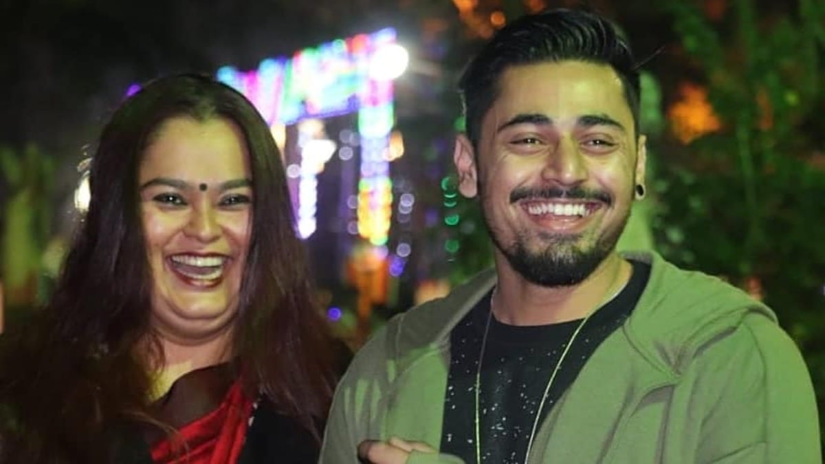 Saptarshi Maulik and Sohini Sengupta escape road accident in Kolkata