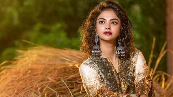 Shohorer Ushnotomo Dine-actress Solanki Roy's comments about Gantchora leaves her fans unhappy