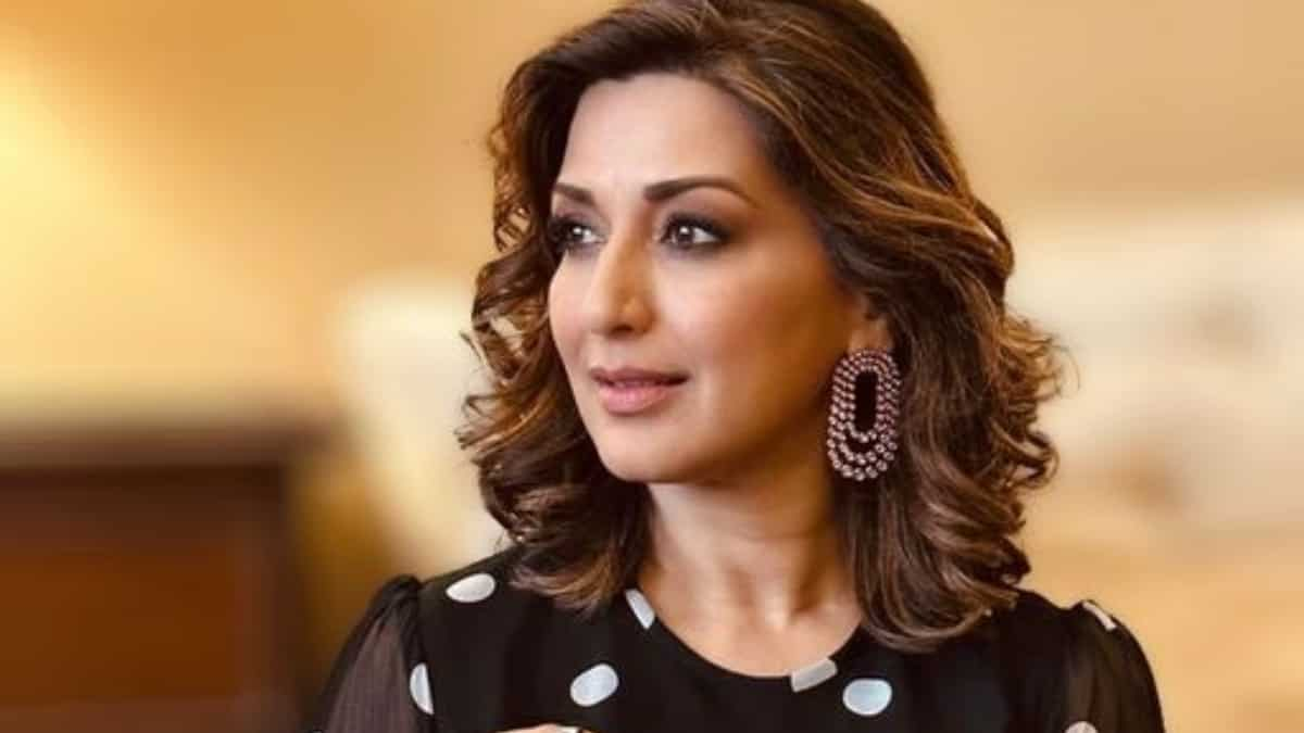 The Broken News 2 actress Sonali Bendre talks about producers in the 90s; opens up about fabricated link-up rumors