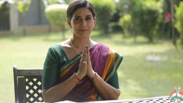 Exclusive! Sonali Kulkarni was blown away by the people of Dharavi while shooting Dharavi Bank