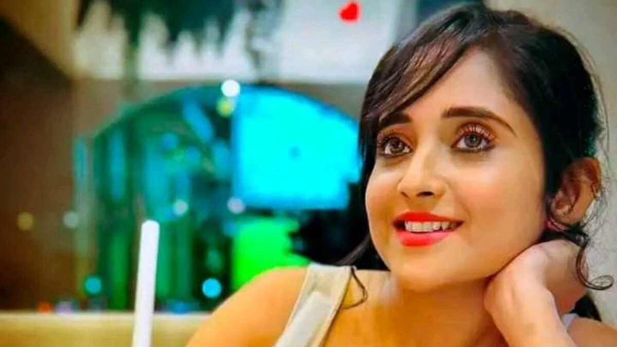 Pradhan actress soumitrisha kundu enjoys her birthday in mathura