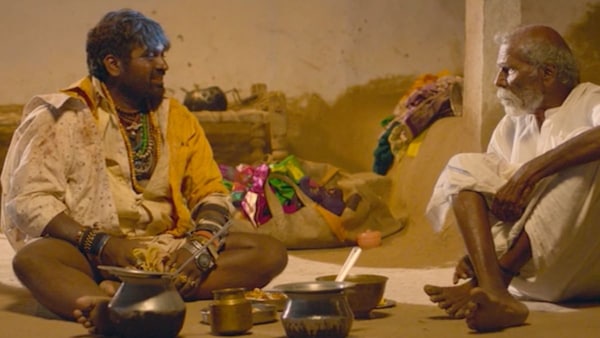 Still from Kadaisi Vivasayi.