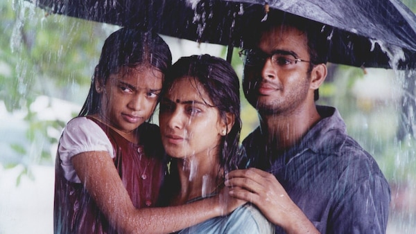 Still from Kannathil Muthamittal.
