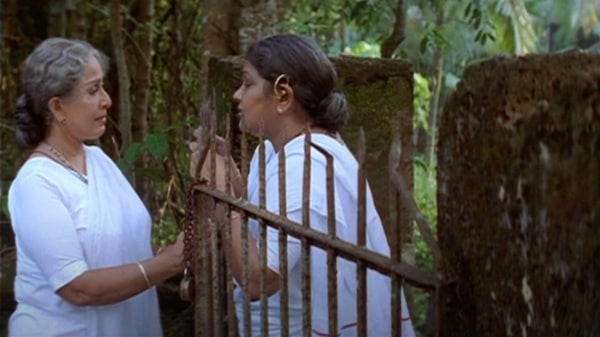 Still from Manassinakkare. YouTube screengrab