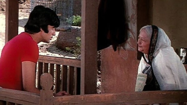 Stills from Sholay.