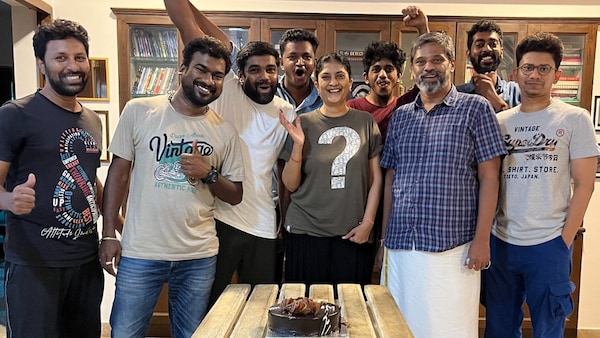Sudha Kongara with team Soorarai Pottru, celebrating the big win/Twitter