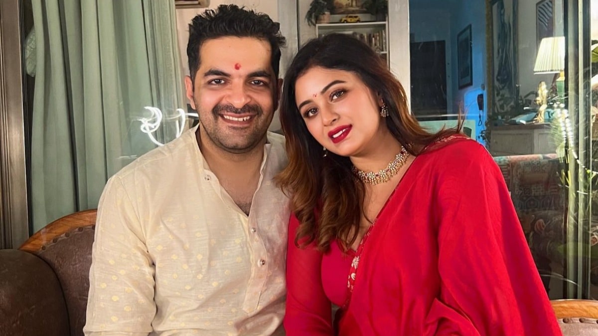 Did Ritabhari Chakraborty just confirm her relationship with Sumit Arora?