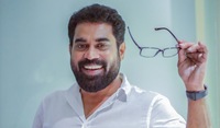 https://images.ottplay.com/images/suraj-venjaramoodu-1774000755.jpg