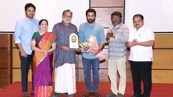 Nadigar Sangam honours Suriya for winning National Award for Soorarai Pottru