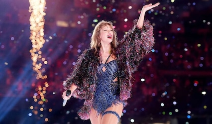 The End Of An Era First Impression: Taylor Swift showcases her ‘best of both worlds’ — mega-icon onstage, girl-next-door offstage