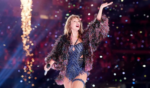 The End Of An Era First Impression: Taylor Swift showcases her ‘best of both worlds’ — mega-icon onstage, girl-next-door offstage