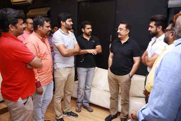 Team Agni Siragugal with Kamal Haasan/Twitter