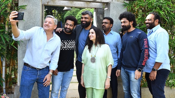 Netflix CEO Ted Sarandos bonds with Jr NTR, Nandamuri Kalyan Ram, team Devara over lunch