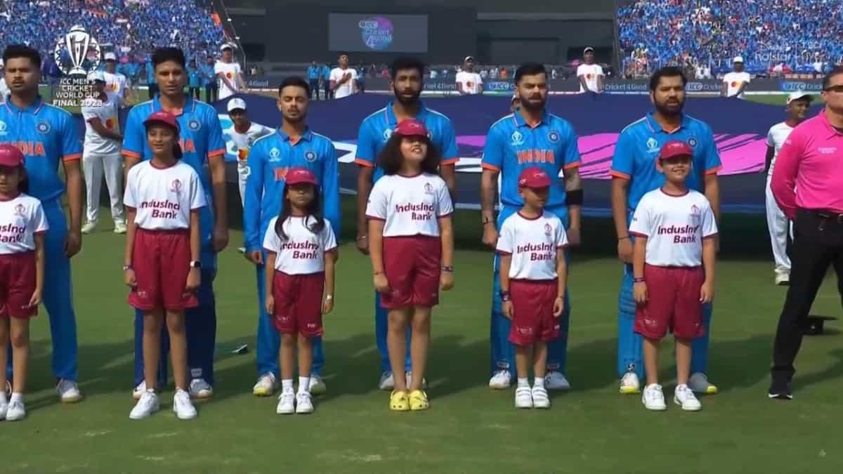 World Cup Final: Over 1 Lakh voices sing the Indian national anthem ...