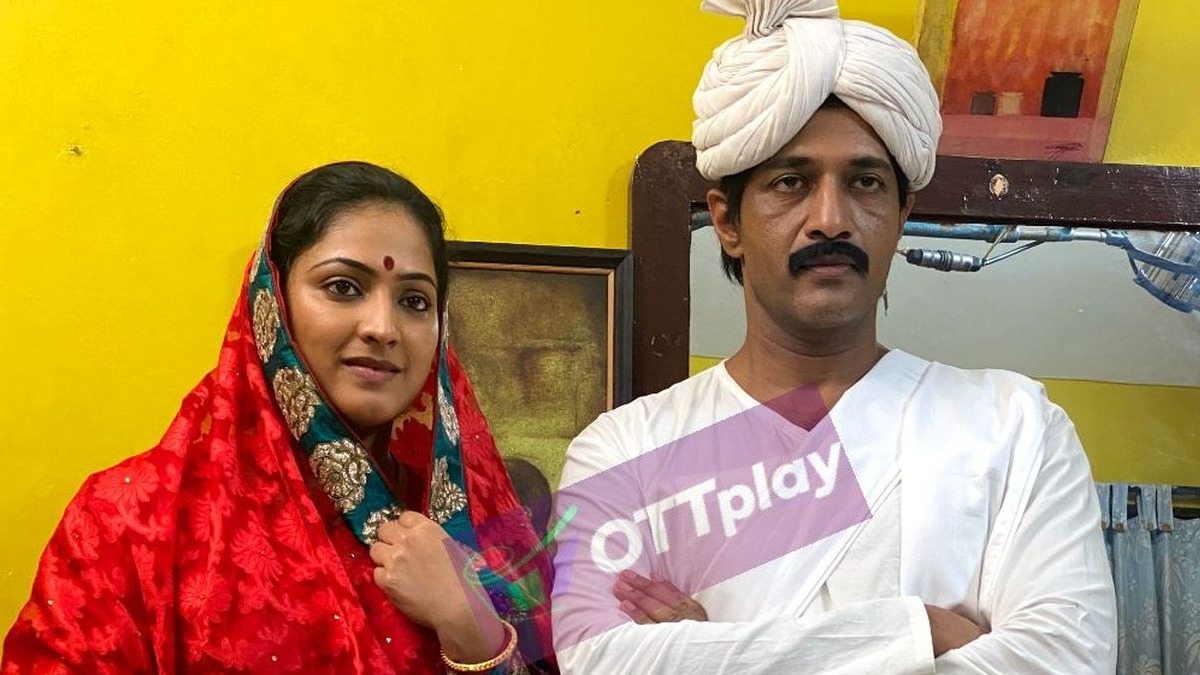 Hariprriya and Kishore on the set of the film