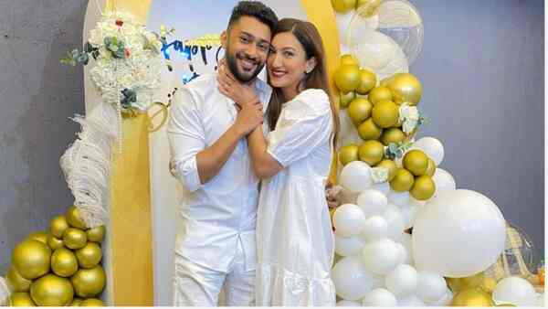 Gauahar Khan and Zaid Darbar announce they are pregnant. Kriti Kharbanda, Ananya Panday and Neha Kakkar react to the news