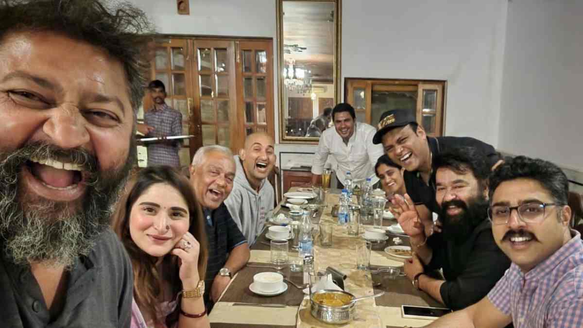 Malaikottai Vaaliban: Mohanlal, Lijo Jose Pellissery, Danish Sait feast together in this viral photo