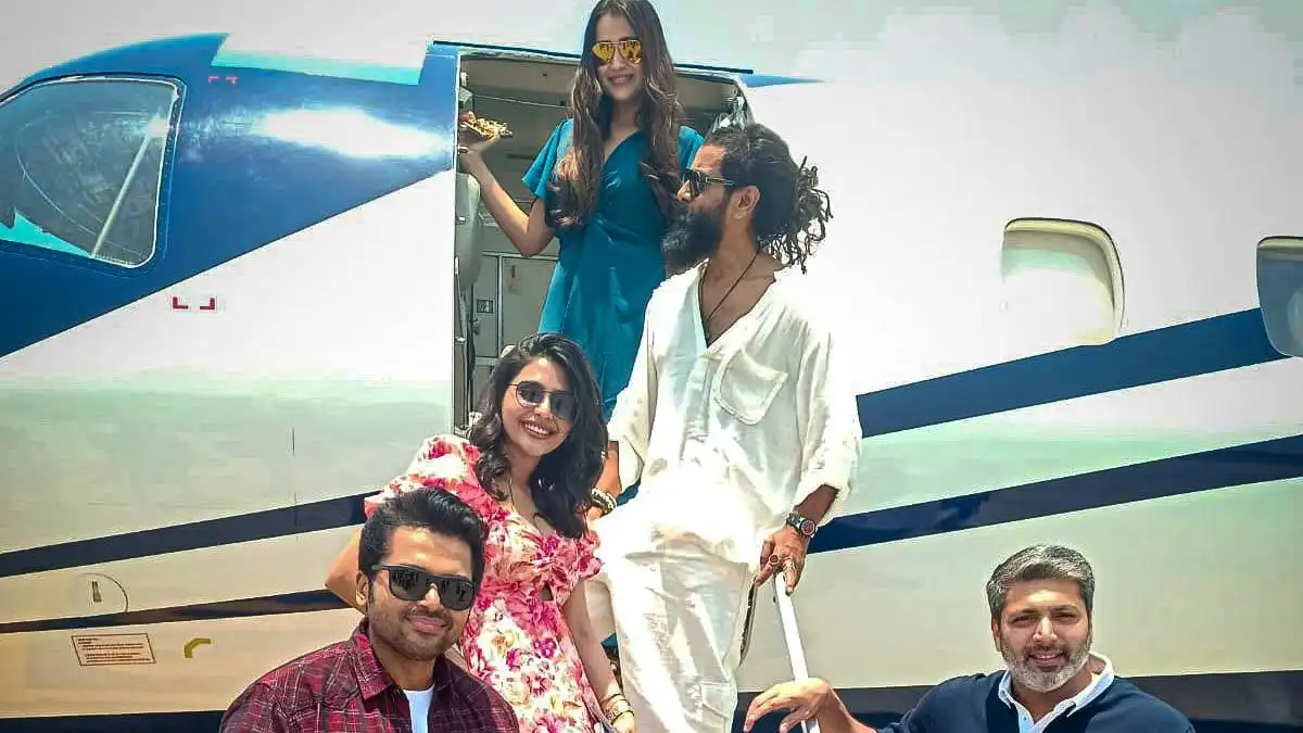 In photo: Ponniyin Selvan 2 cast kicks off promotional tour in style, Vikram looks ruggedly handsome