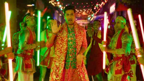 The Great Indian Family song Kanhaiya Twitter Pe Aaja: Vicky Kaushal as Bhajan Kumar shows he is the ultimate entertainer