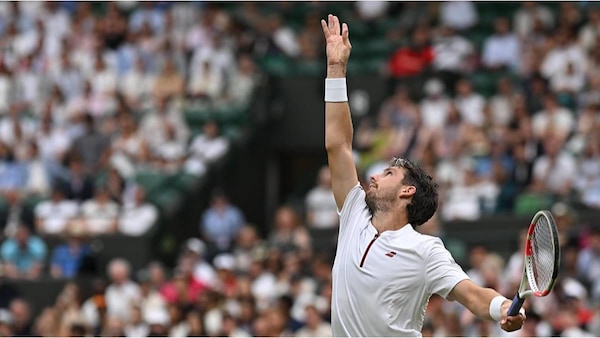 The Lift Before the Launch: The Cameron Norrie Edition. Image via Facebook/@wimbledon