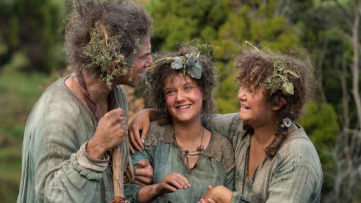 Harfoots or Hobbits? Sara Zwangobani and Dylan Smith from The Lord of the Rings: The Rings of Power explain!