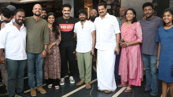 2018 star Tovino Thomas and team throw a surprise to fans in Chennai; STR 48 director Desingh Periyasamy joins them