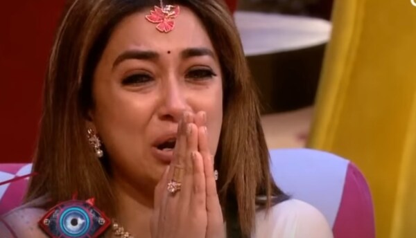 Bigg Boss 16: Tina Datta cries like a baby, pleads to go home